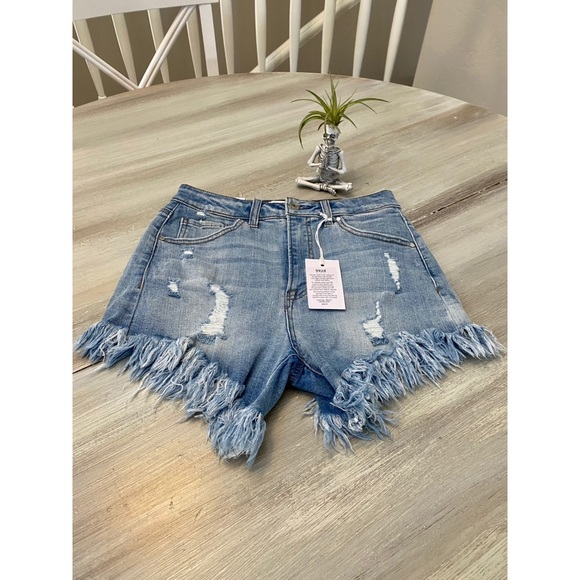 🆕 Coastal Tide High Waist Shorts - Picture 9 of 9